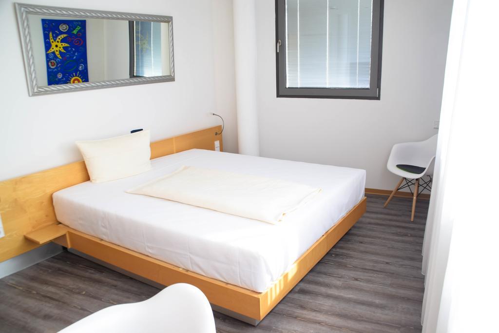 Cristall Hotel Waghäusel Exteriör bild